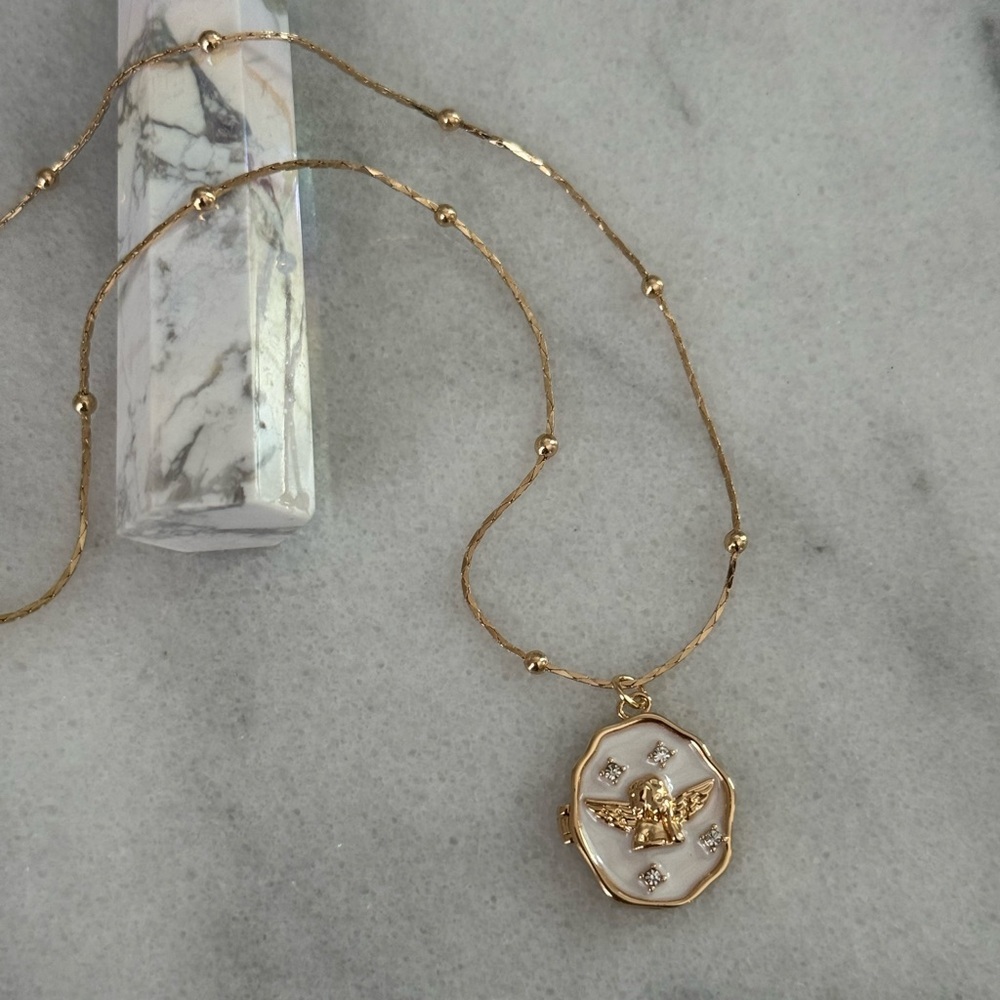 Gold Angel Crystal Picture Pocket Pendant Charm Necklace
Brand New - Picture 2 of 8